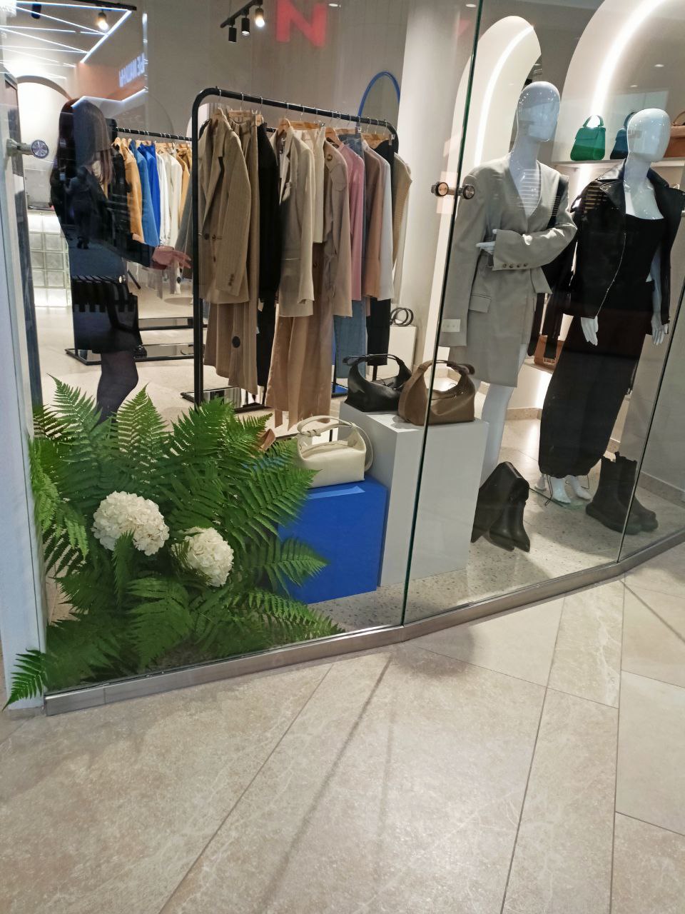 Декор витрины