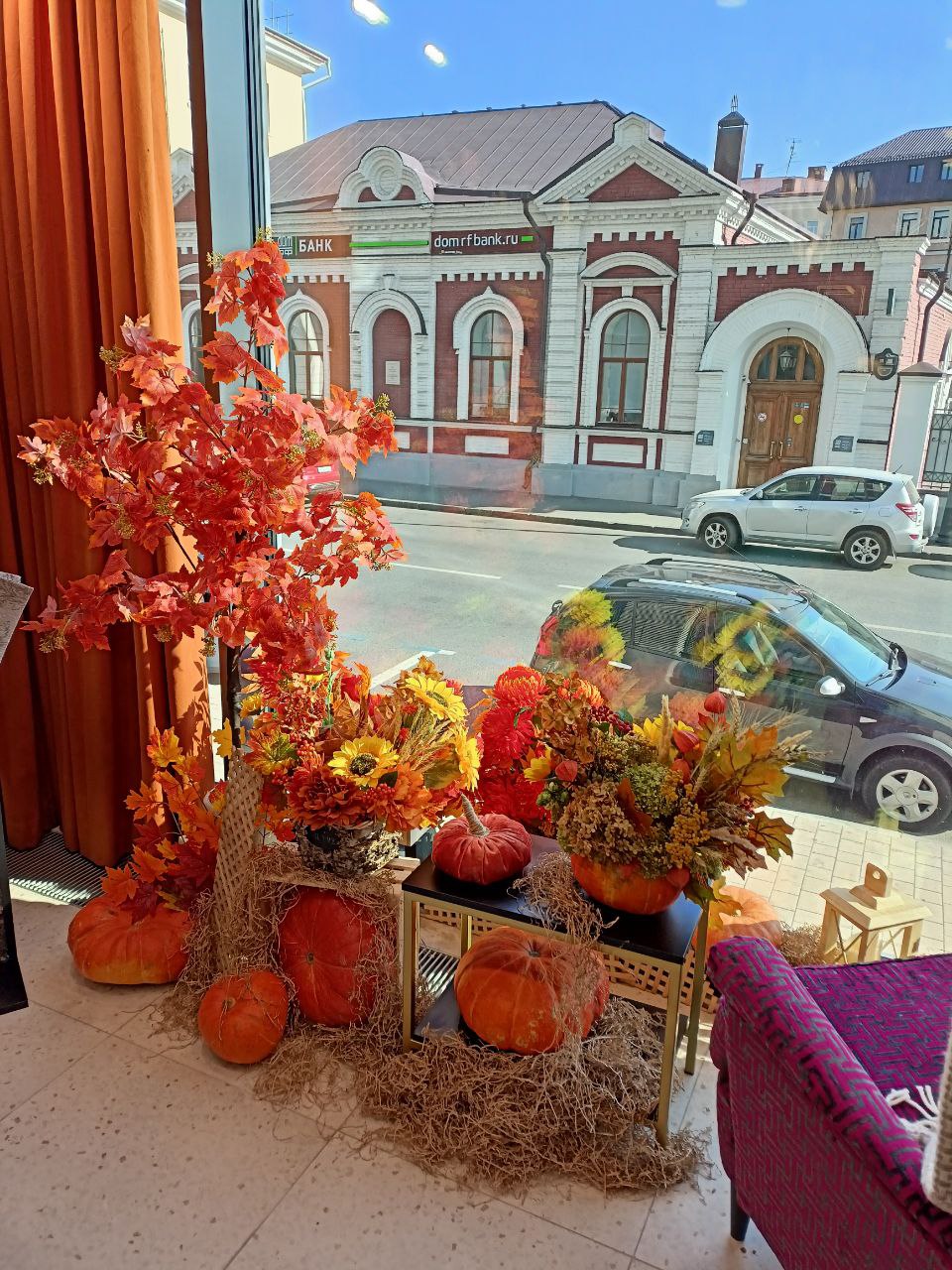 Сезонный декор интерьера